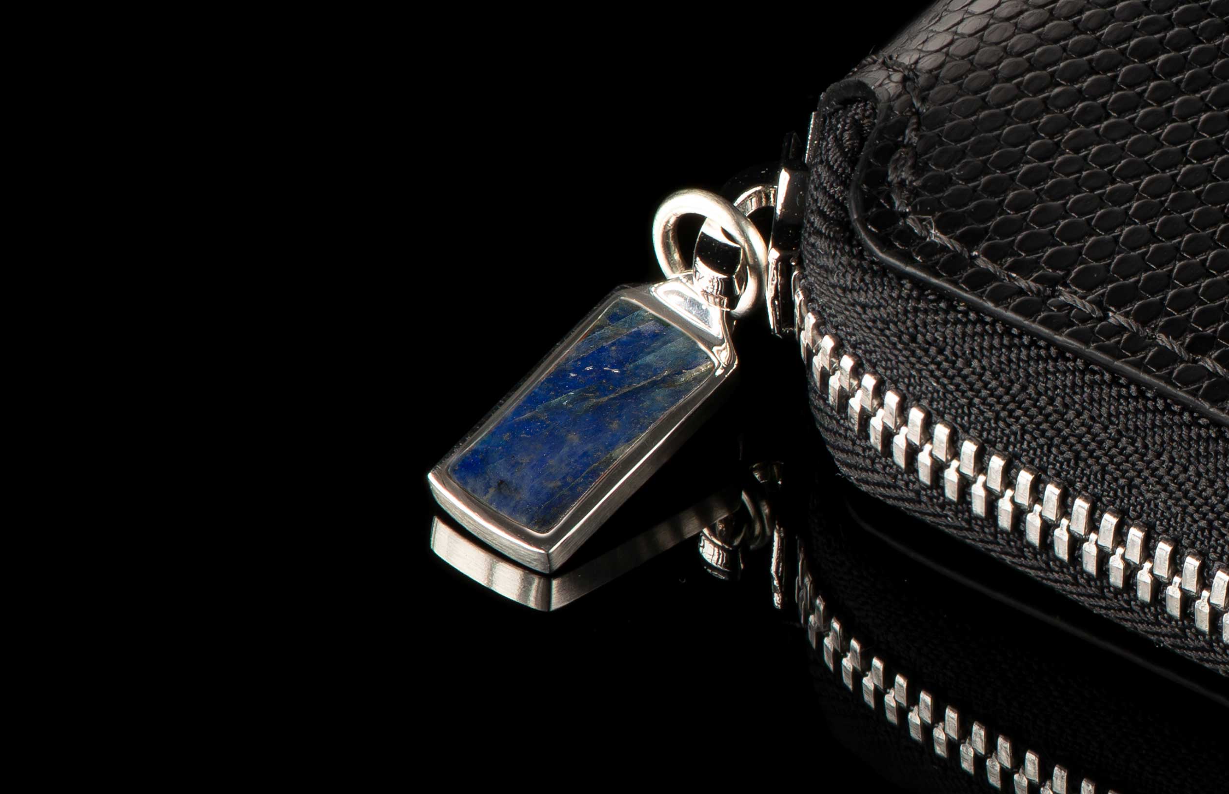 Zipper Bi-Fold - Image 4